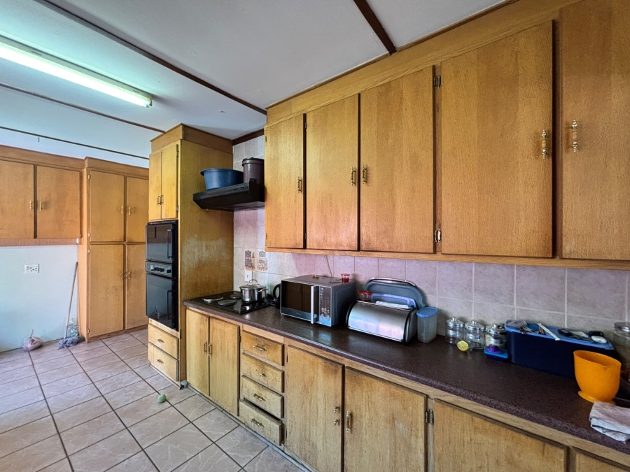 5 Bedroom Property for Sale in Adamayview North West